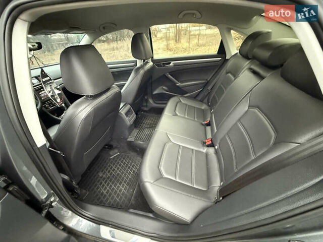 Серый Фольксваген Пассат, объемом двигателя 1.78 л и пробегом 158 тыс. км за 13000 $, фото 9 на Automoto.ua