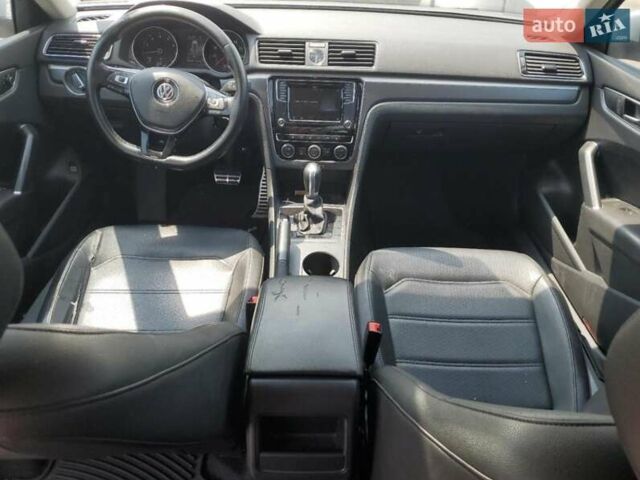 Серый Фольксваген Пассат, объемом двигателя 1.8 л и пробегом 126 тыс. км за 2800 $, фото 7 на Automoto.ua