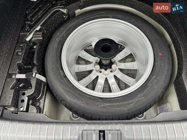 Серый Фольксваген Пассат, объемом двигателя 1.97 л и пробегом 225 тыс. км за 18750 $, фото 60 на Automoto.ua