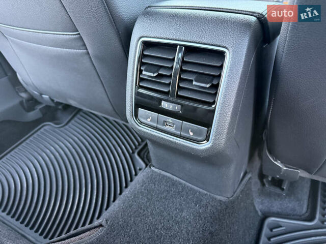 Серый Фольксваген Пассат, объемом двигателя 1.8 л и пробегом 161 тыс. км за 12999 $, фото 13 на Automoto.ua