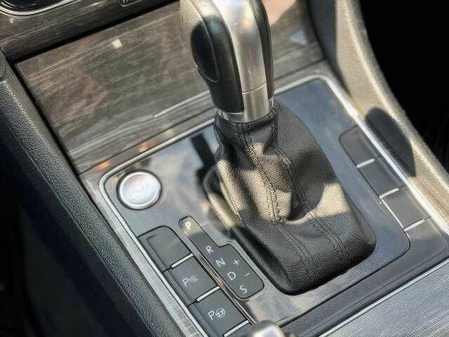 Сірий Фольксваген Пассат, об'ємом двигуна 3.6 л та пробігом 99 тис. км за 9500 $, фото 15 на Automoto.ua