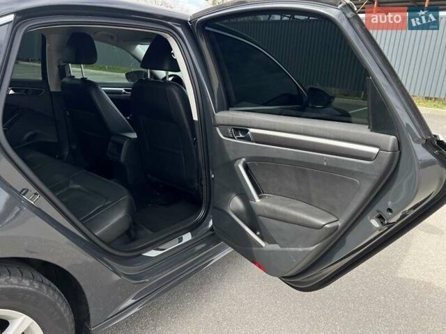 Серый Фольксваген Пассат, объемом двигателя 1.8 л и пробегом 219 тыс. км за 11500 $, фото 50 на Automoto.ua