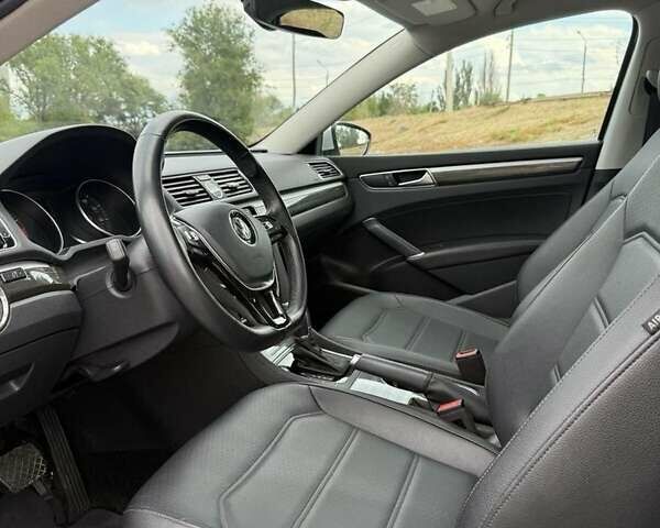 Сірий Фольксваген Пассат, об'ємом двигуна 1.8 л та пробігом 52 тис. км за 16950 $, фото 1 на Automoto.ua