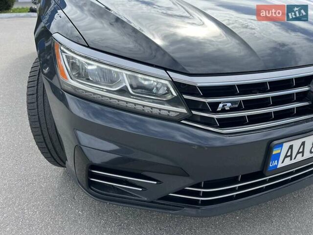 Серый Фольксваген Пассат, объемом двигателя 1.8 л и пробегом 219 тыс. км за 11500 $, фото 5 на Automoto.ua