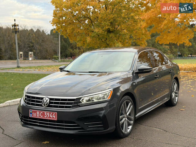 Серый Фольксваген Пассат, объемом двигателя 1.8 л и пробегом 189 тыс. км за 11800 $, фото 3 на Automoto.ua