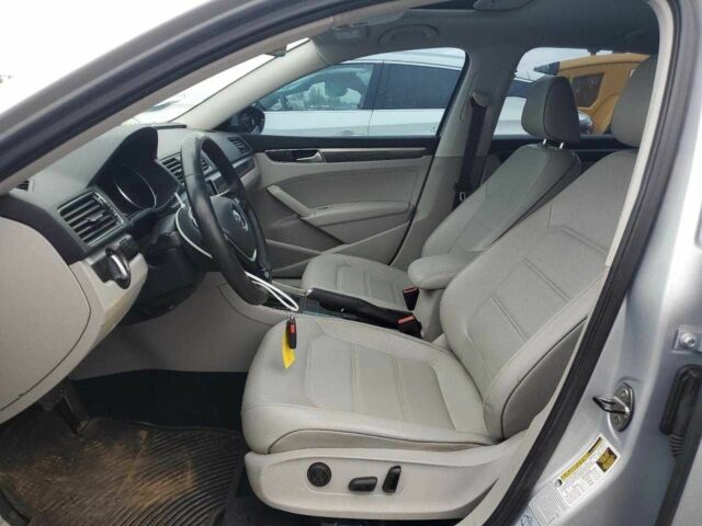 Серый Фольксваген Пассат, объемом двигателя 1.8 л и пробегом 44 тыс. км за 2500 $, фото 6 на Automoto.ua