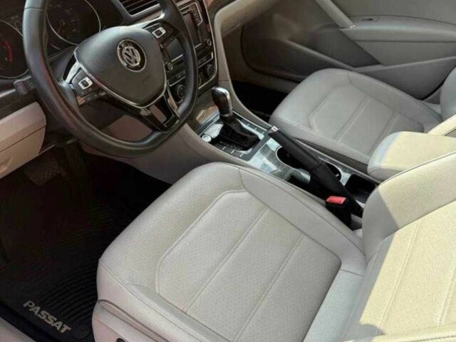 Серый Фольксваген Пассат, объемом двигателя 1.8 л и пробегом 120 тыс. км за 9200 $, фото 8 на Automoto.ua