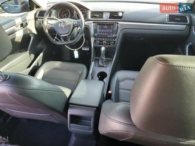 Серый Фольксваген Пассат, объемом двигателя 1.8 л и пробегом 146 тыс. км за 2750 $, фото 6 на Automoto.ua