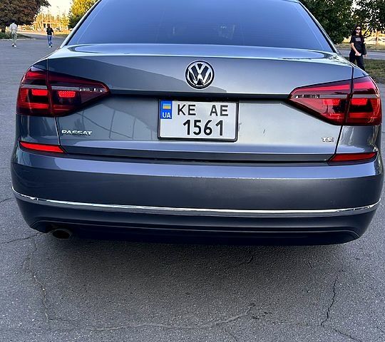 Сірий Фольксваген Пассат, об'ємом двигуна 2 л та пробігом 174 тис. км за 10900 $, фото 2 на Automoto.ua