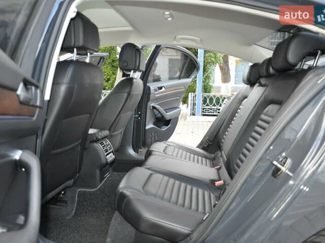 Серый Фольксваген Пассат, объемом двигателя 1.97 л и пробегом 107 тыс. км за 24500 $, фото 16 на Automoto.ua