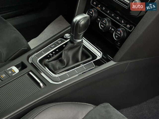 Серый Фольксваген Пассат, объемом двигателя 1.97 л и пробегом 225 тыс. км за 18750 $, фото 40 на Automoto.ua