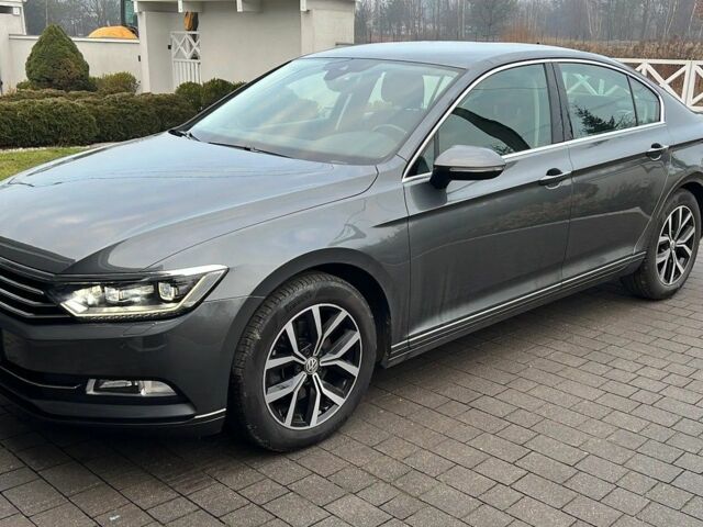 Серый Фольксваген Пассат, объемом двигателя 1.8 л и пробегом 124 тыс. км за 10200 $, фото 1 на Automoto.ua