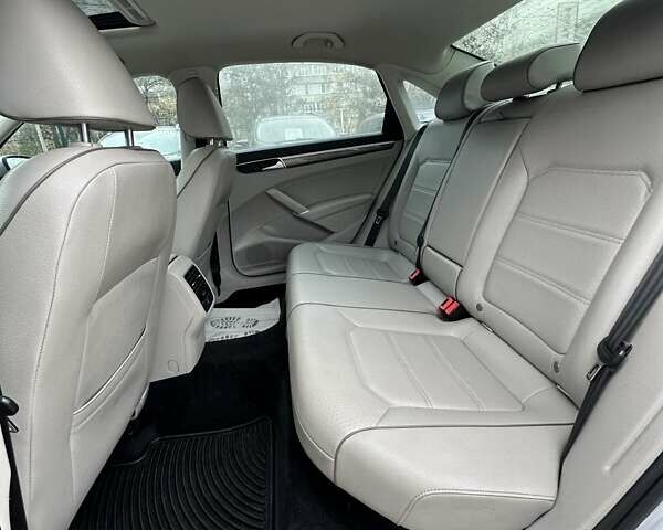 Сірий Фольксваген Пассат, об'ємом двигуна 1.8 л та пробігом 104 тис. км за 15700 $, фото 17 на Automoto.ua