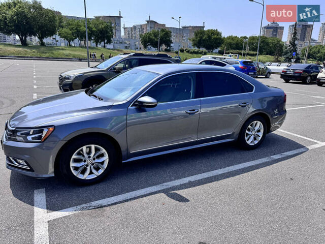 Серый Фольксваген Пассат, объемом двигателя 1.8 л и пробегом 149 тыс. км за 11900 $, фото 2 на Automoto.ua