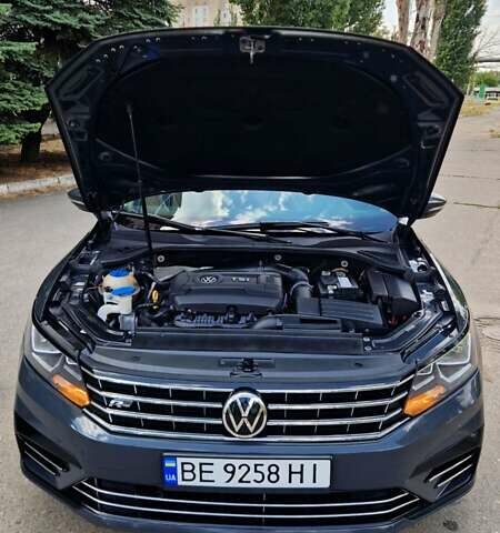 Серый Фольксваген Пассат, объемом двигателя 1.8 л и пробегом 183 тыс. км за 13700 $, фото 7 на Automoto.ua