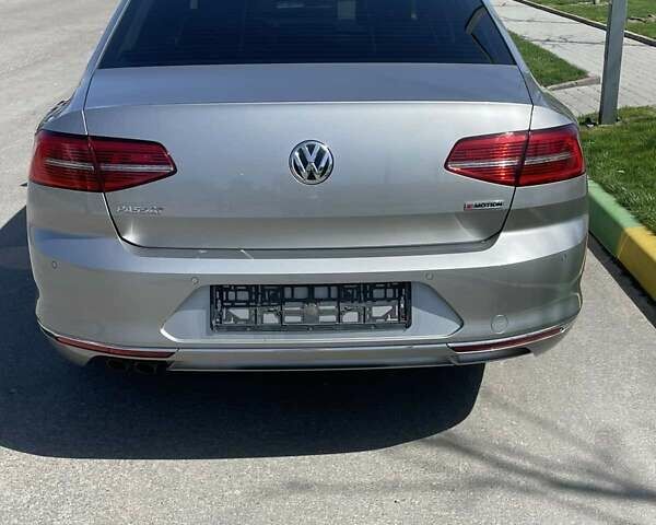 Серый Фольксваген Пассат, объемом двигателя 1.97 л и пробегом 225 тыс. км за 18800 $, фото 3 на Automoto.ua