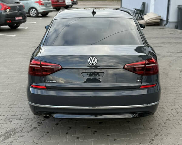 Серый Фольксваген Пассат, объемом двигателя 1.8 л и пробегом 255 тыс. км за 12500 $, фото 15 на Automoto.ua