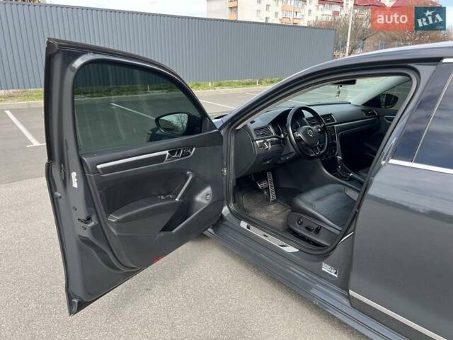 Серый Фольксваген Пассат, объемом двигателя 1.8 л и пробегом 219 тыс. км за 11500 $, фото 18 на Automoto.ua