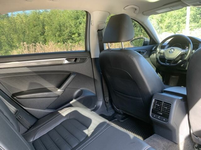 Серый Фольксваген Пассат, объемом двигателя 1.8 л и пробегом 229 тыс. км за 14999 $, фото 14 на Automoto.ua