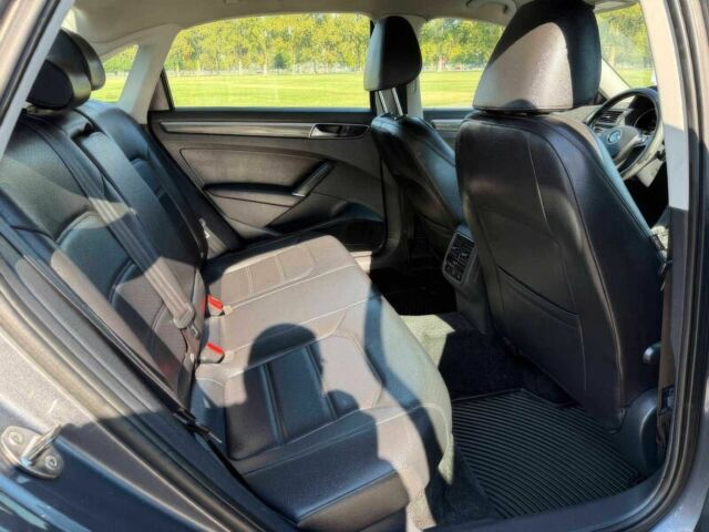 Серый Фольксваген Пассат, объемом двигателя 1.8 л и пробегом 63 тыс. км за 8900 $, фото 11 на Automoto.ua