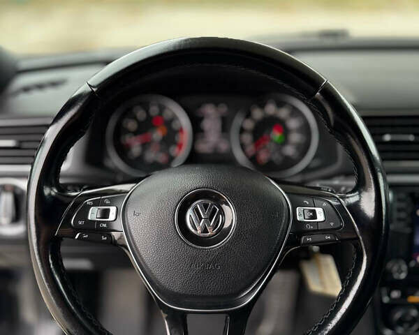 Сірий Фольксваген Пассат, об'ємом двигуна 1.8 л та пробігом 176 тис. км за 11799 $, фото 29 на Automoto.ua