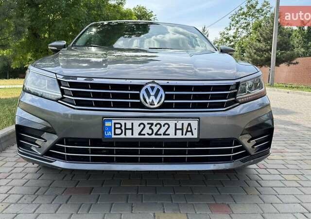 Сірий Фольксваген Пассат, об'ємом двигуна 2 л та пробігом 147 тис. км за 14899 $, фото 6 на Automoto.ua