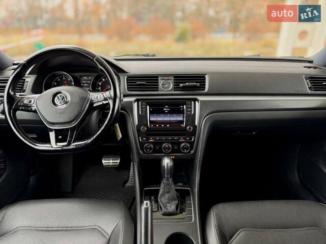 Сірий Фольксваген Пассат, об'ємом двигуна 1.8 л та пробігом 176 тис. км за 11799 $, фото 23 на Automoto.ua