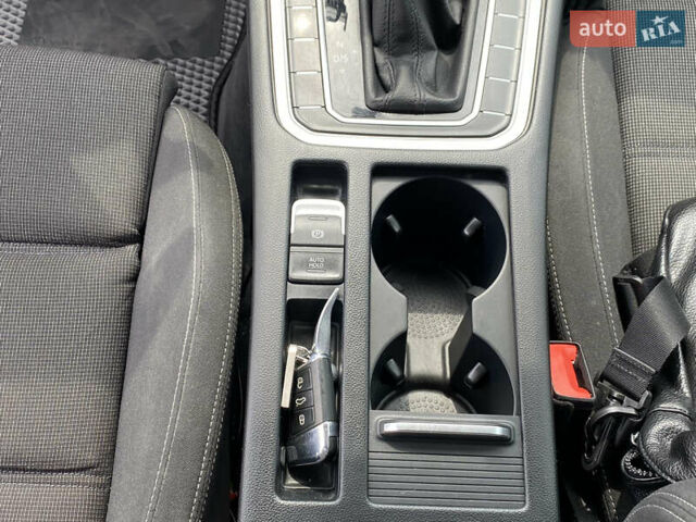 Сірий Фольксваген Пассат, об'ємом двигуна 1.4 л та пробігом 233 тис. км за 12700 $, фото 15 на Automoto.ua