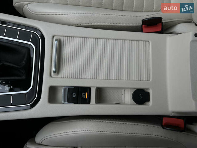 Сірий Фольксваген Пассат, об'ємом двигуна 2 л та пробігом 177 тис. км за 19850 $, фото 60 на Automoto.ua