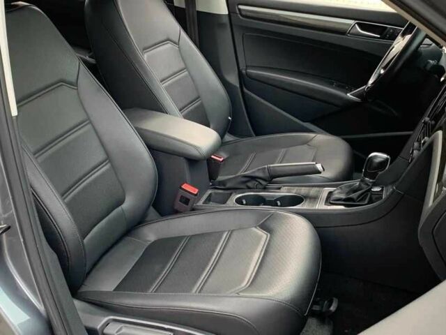 Серый Фольксваген Пассат, объемом двигателя 2 л и пробегом 104 тыс. км за 10000 $, фото 7 на Automoto.ua