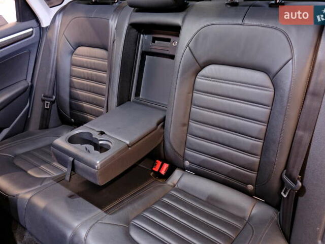 Серый Фольксваген Пассат, объемом двигателя 1.8 л и пробегом 180 тыс. км за 14800 $, фото 33 на Automoto.ua