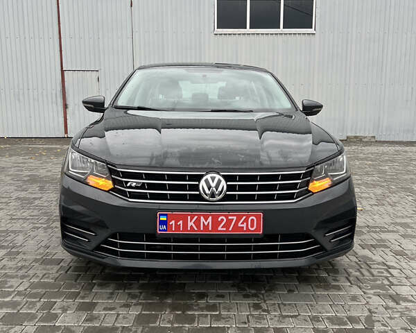 Серый Фольксваген Пассат, объемом двигателя 1.8 л и пробегом 175 тыс. км за 13300 $, фото 3 на Automoto.ua