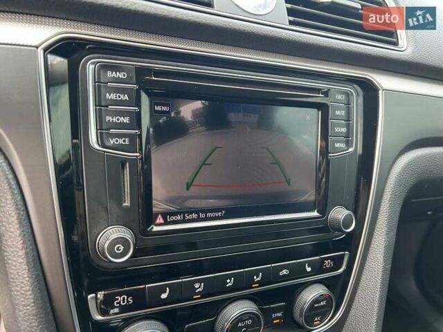 Серый Фольксваген Пассат, объемом двигателя 1.8 л и пробегом 219 тыс. км за 11500 $, фото 39 на Automoto.ua