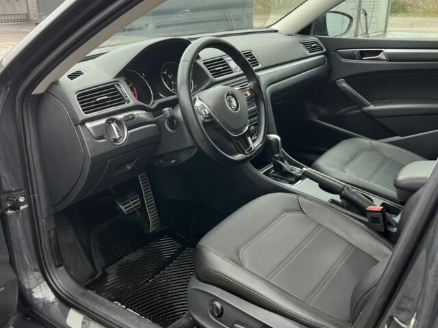 Сірий Фольксваген Пассат, об'ємом двигуна 1.8 л та пробігом 174 тис. км за 12900 $, фото 3 на Automoto.ua