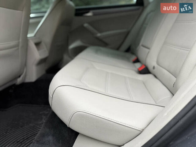 Серый Фольксваген Пассат, объемом двигателя 1.8 л и пробегом 189 тыс. км за 11800 $, фото 59 на Automoto.ua