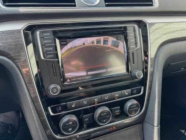 Сірий Фольксваген Пассат, об'ємом двигуна 3.6 л та пробігом 99 тис. км за 9500 $, фото 17 на Automoto.ua