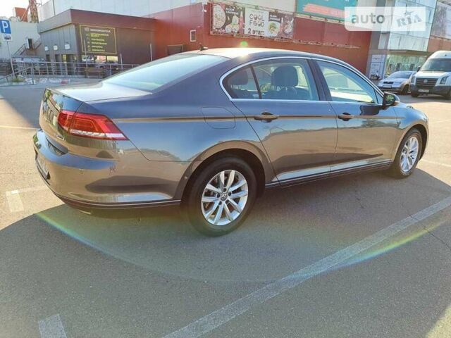 Серый Фольксваген Пассат, объемом двигателя 1.6 л и пробегом 260 тыс. км за 15100 $, фото 8 на Automoto.ua