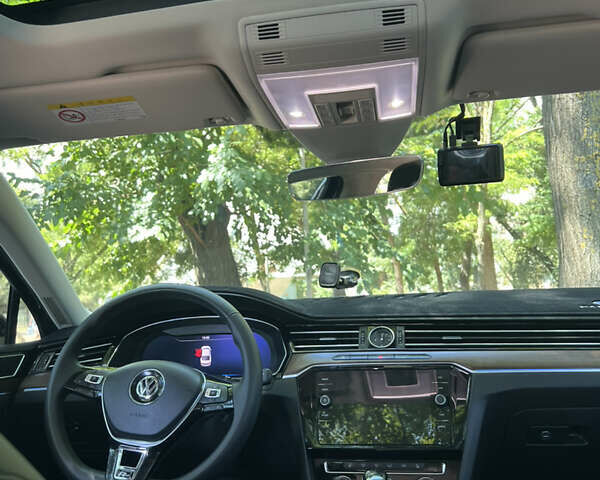 Серый Фольксваген Пассат, объемом двигателя 1.97 л и пробегом 103 тыс. км за 25700 $, фото 13 на Automoto.ua