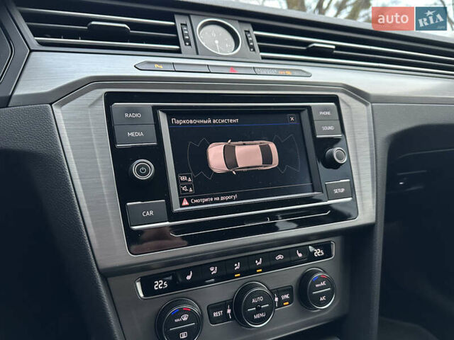 Сірий Фольксваген Пассат, об'ємом двигуна 2 л та пробігом 97 тис. км за 18900 $, фото 15 на Automoto.ua