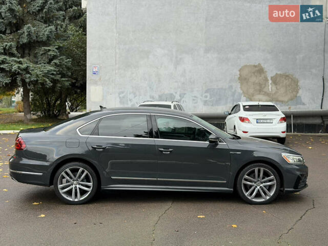 Серый Фольксваген Пассат, объемом двигателя 1.8 л и пробегом 189 тыс. км за 11800 $, фото 19 на Automoto.ua