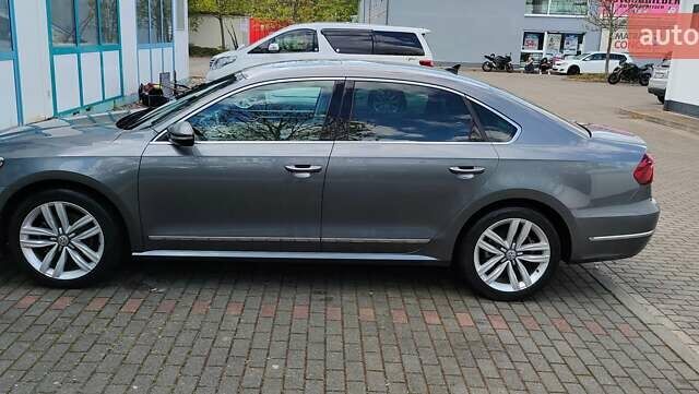 Серый Фольксваген Пассат, объемом двигателя 1.8 л и пробегом 64 тыс. км за 18000 $, фото 8 на Automoto.ua