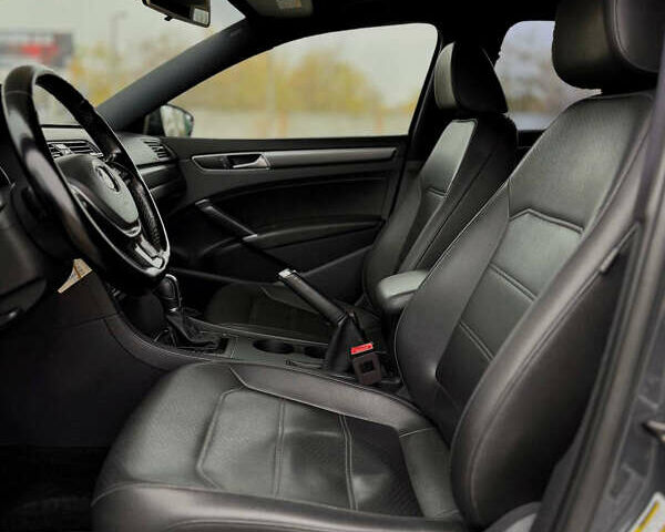 Сірий Фольксваген Пассат, об'ємом двигуна 1.8 л та пробігом 176 тис. км за 11799 $, фото 9 на Automoto.ua