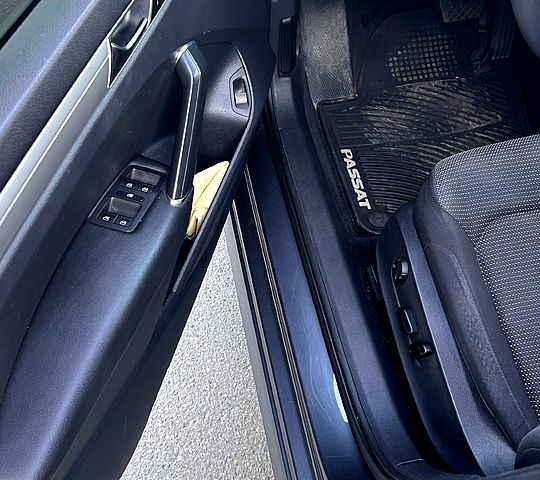 Сірий Фольксваген Пассат, об'ємом двигуна 2 л та пробігом 174 тис. км за 10900 $, фото 1 на Automoto.ua