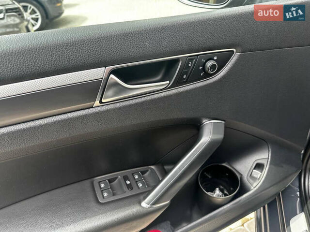 Серый Фольксваген Пассат, объемом двигателя 1.8 л и пробегом 137 тыс. км за 15000 $, фото 9 на Automoto.ua