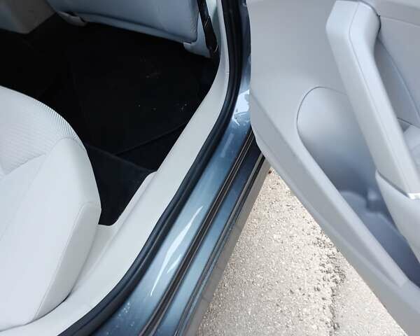 Серый Фольксваген Пассат, объемом двигателя 1.8 л и пробегом 157 тыс. км за 14000 $, фото 4 на Automoto.ua