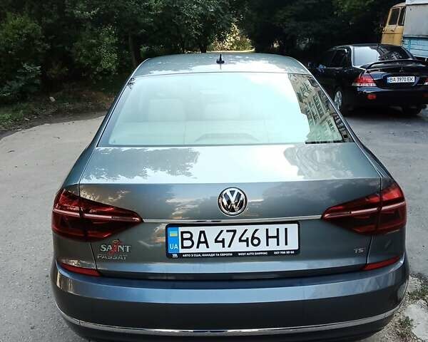 Серый Фольксваген Пассат, объемом двигателя 1.8 л и пробегом 157 тыс. км за 14000 $, фото 8 на Automoto.ua