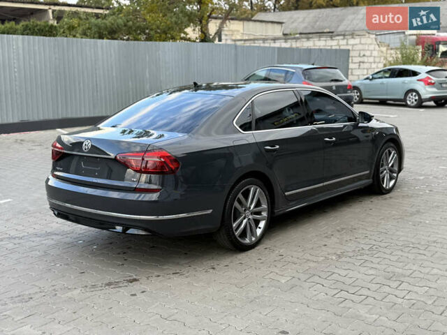 Серый Фольксваген Пассат, объемом двигателя 1.8 л и пробегом 255 тыс. км за 12500 $, фото 12 на Automoto.ua