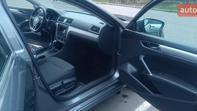 Серый Фольксваген Пассат, объемом двигателя 1.8 л и пробегом 187 тыс. км за 12750 $, фото 17 на Automoto.ua