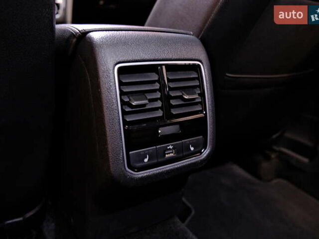 Серый Фольксваген Пассат, объемом двигателя 1.8 л и пробегом 180 тыс. км за 14800 $, фото 32 на Automoto.ua