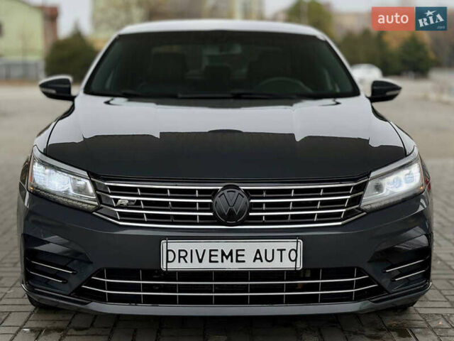 Сірий Фольксваген Пассат, об'ємом двигуна 1.8 л та пробігом 176 тис. км за 11799 $, фото 1 на Automoto.ua